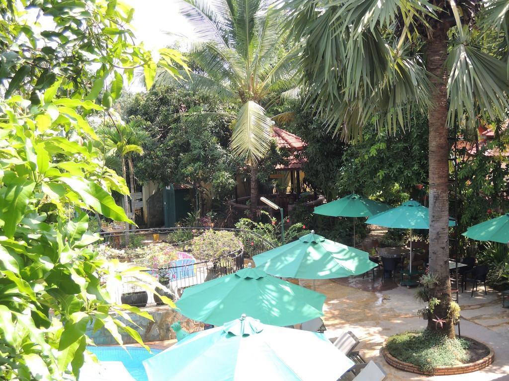 Elephant Blanc พนมเปญ ภายนอก รูปภาพ